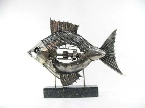 "Balık4" eseri ÖZER AKTAŞ tarafından 2024 yılında 55x48x14 cm ölçülerinde Metal Yontu tekniği ile yapılmıştır.