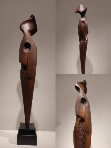 "İsimsiz" eseri AZİMET KARAMAN tarafından 2024 yılında 127x20x14 cm ölçülerinde Ceviz Ahşap Yontu tekniği ile yapılmıştır.
