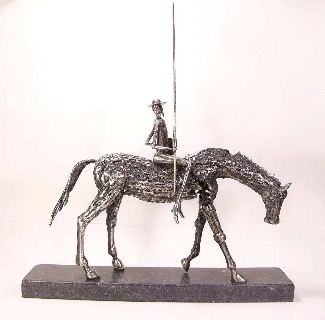 yakınlaştır "Don Kişot" eseri ÖZER AKTAŞ tarafından 2023 yılında 38x40x7 cm ölçülerinde Metal heykel tekniği ile yapılmıştır.