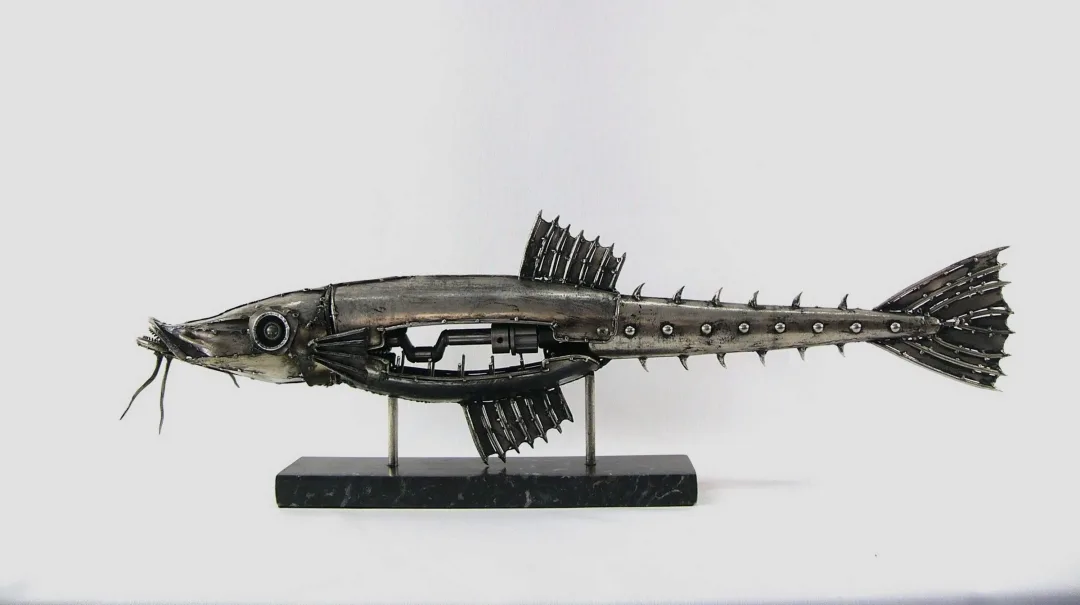 "Balık-III" eseri ÖZER AKTAŞ tarafından 2023 yılında 70x23x12 cm ölçülerinde Metal heykel tekniği ile yapılmıştır.