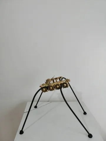 "A Fantastic Song -Aylak karınca" eseri DOĞAN KARAKILIÇ tarafından 2023 yılında 25x29x36 cm ölçülerinde Metal tekniği ile yapılmıştır.