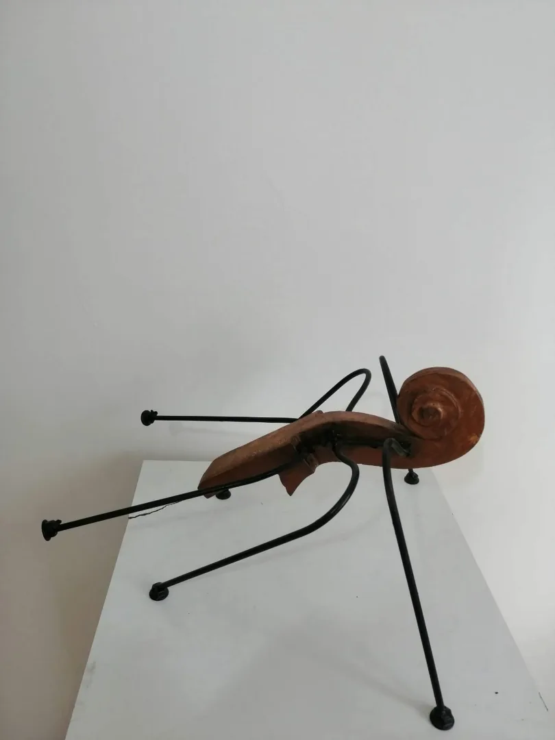 yakınlaştır "A Fantastic Song - Aylak karınca" eseri DOĞAN KARAKILIÇ tarafından 2023 yılında 38x28x40 cm ölçülerinde Metal tekniği ile yapılmıştır.