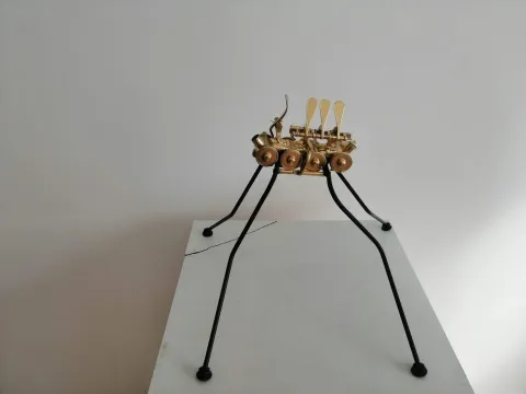 "A Fantastic Song - Aylak karınca" eseri DOĞAN KARAKILIÇ tarafından 2023 yılında 40x34x40 cm ölçülerinde Metal tekniği ile yapılmıştır.
