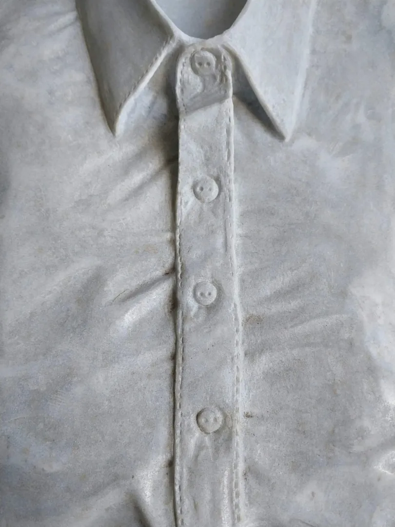 yakınlaştır "Bernini'nin Gömleği" eseri ASLIHAN TİRYAKİ tarafından 2023 yılında 44x12x28 cm ölçülerinde Taş Yontu tekniği ile yapılmıştır.