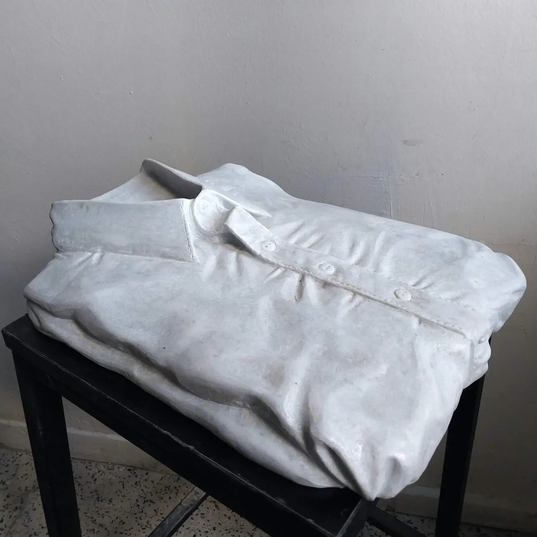 yakınlaştır "Bernini'nin Gömleği" eseri ASLIHAN TİRYAKİ tarafından 2023 yılında 44x12x28 cm ölçülerinde Taş Yontu tekniği ile yapılmıştır.