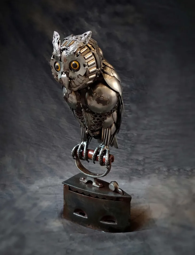 "Puhu Kuşu" eseri MUSTAFA TUĞRUL tarafından 2024 yılında 50x30x21 cm ölçülerinde Metal heykel tekniği ile yapılmıştır.