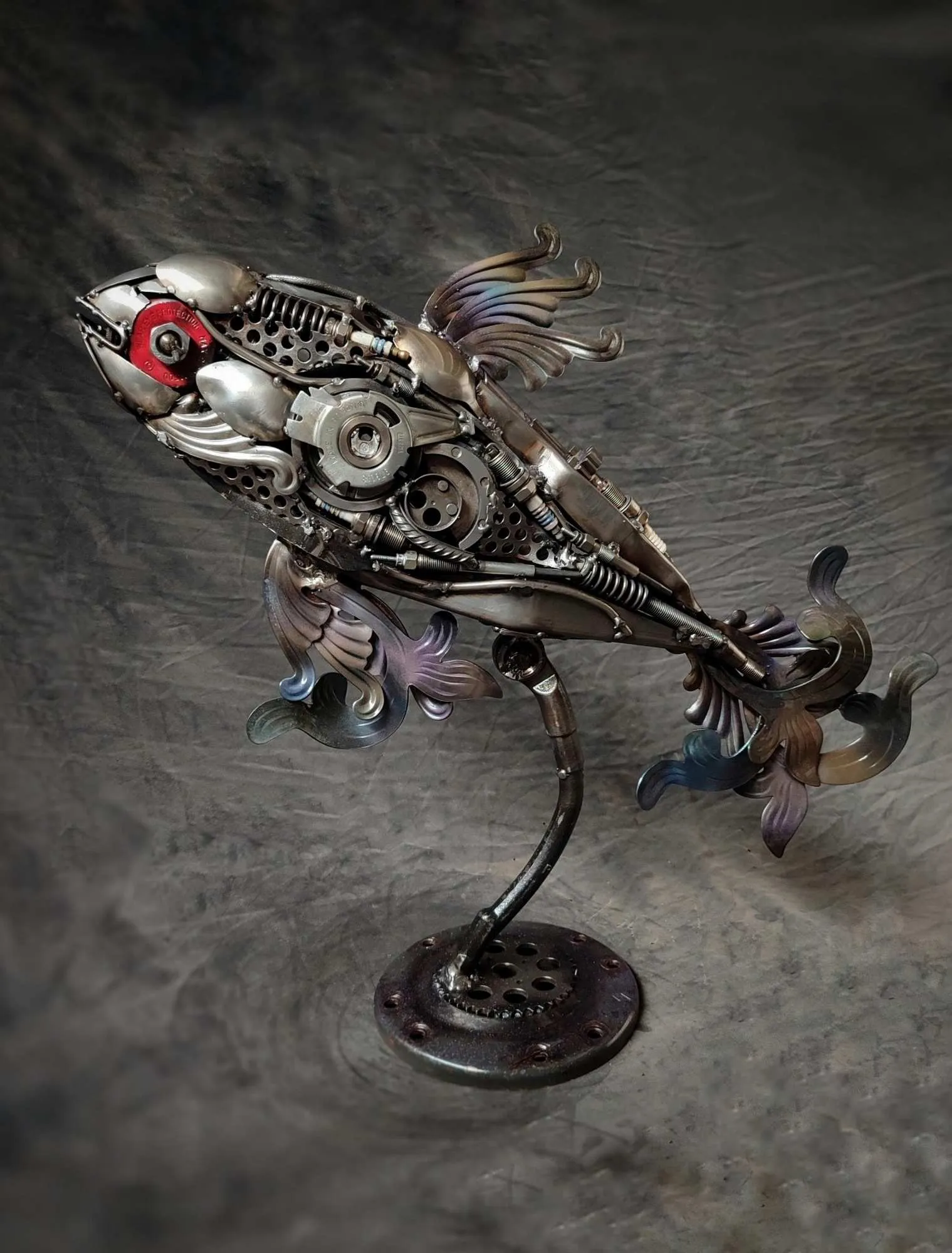 "Balık" eseri MUSTAFA TUĞRUL tarafından 2024 yılında 56x57x20 cm ölçülerinde Metal heykel tekniği ile yapılmıştır.
