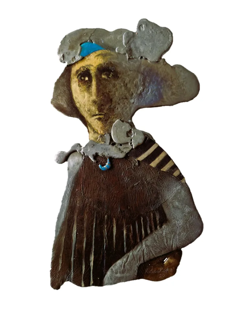 FATMA KARA — “İsimsiz”, 2020 "İsimsiz" eseri FATMA KARA tarafından 2020 yılında 24x22x14 cm ölçülerinde yapılmıştır.