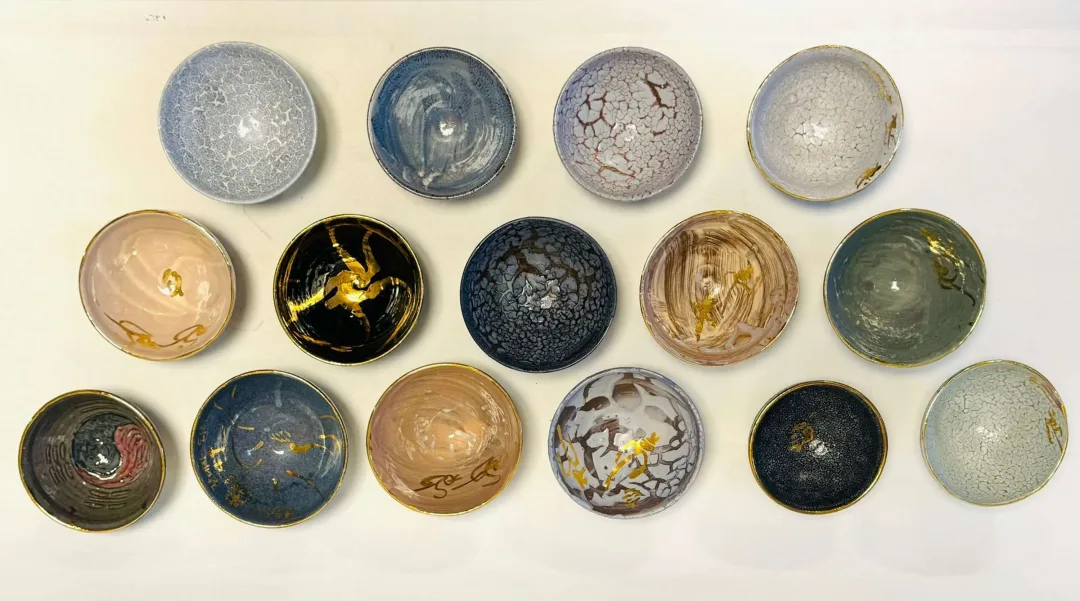yakınlaştır "15 tane Macsabal" eseri KİM YONG MOON tarafından 12x8x14 cm ölçülerinde Çanak Birlikte Görünümü tekniği ile yapılmıştır.