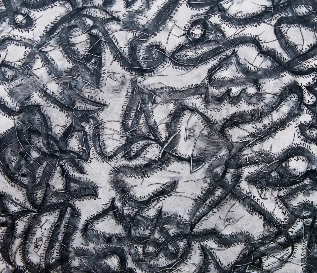 "Charm" eseri MOHAMMAD BOZORGİ tarafından 2011 yılında 160x170 cm ölçülerinde Tuval üzeri karışık teknik tekniği ile yapılmıştır.