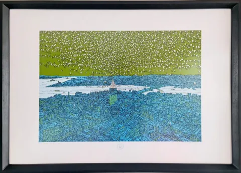 "Galata'da Kuş Esintisi" eseri DEVRİM ERBİL tarafından 70x100 cm ölçülerinde Serigrafi tekniği ile yapılmıştır.