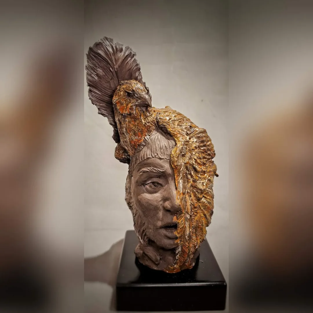 yakınlaştır "Zafer" eseri ORÇUN İLTER tarafından 2024 yılında 35x15x15 cm ölçülerinde Stoneware Seramik Çamuru, Serbest Elle Şekillendirme tekniği ile yapılmıştır.