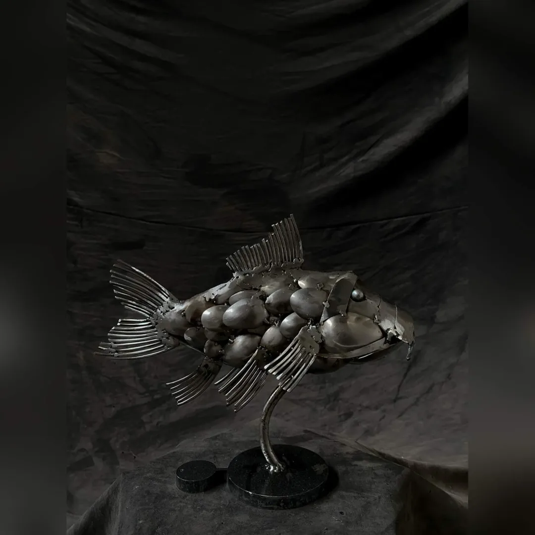 "İsimsiz" eseri MÜCAHİT DİYAR ARIZ tarafından 2024 yılında 27x40x10 cm ölçülerinde Metal heykel tekniği ile yapılmıştır.