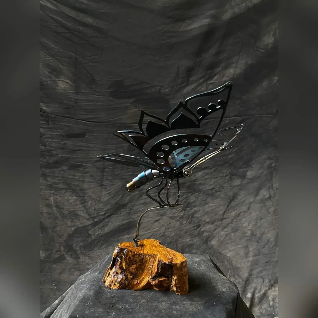 "İsimsiz" eseri MÜCAHİT DİYAR ARIZ tarafından 2024 yılında 29x20x28 cm ölçülerinde Metal heykel tekniği ile yapılmıştır.
