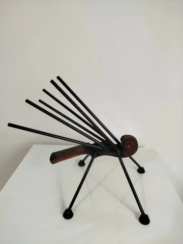 "A fantastic song" eseri DOĞAN KARAKILIÇ tarafından 2025 yılında 22x28x22 cm ölçülerinde Metal karışık teknik tekniği ile yapılmıştır.