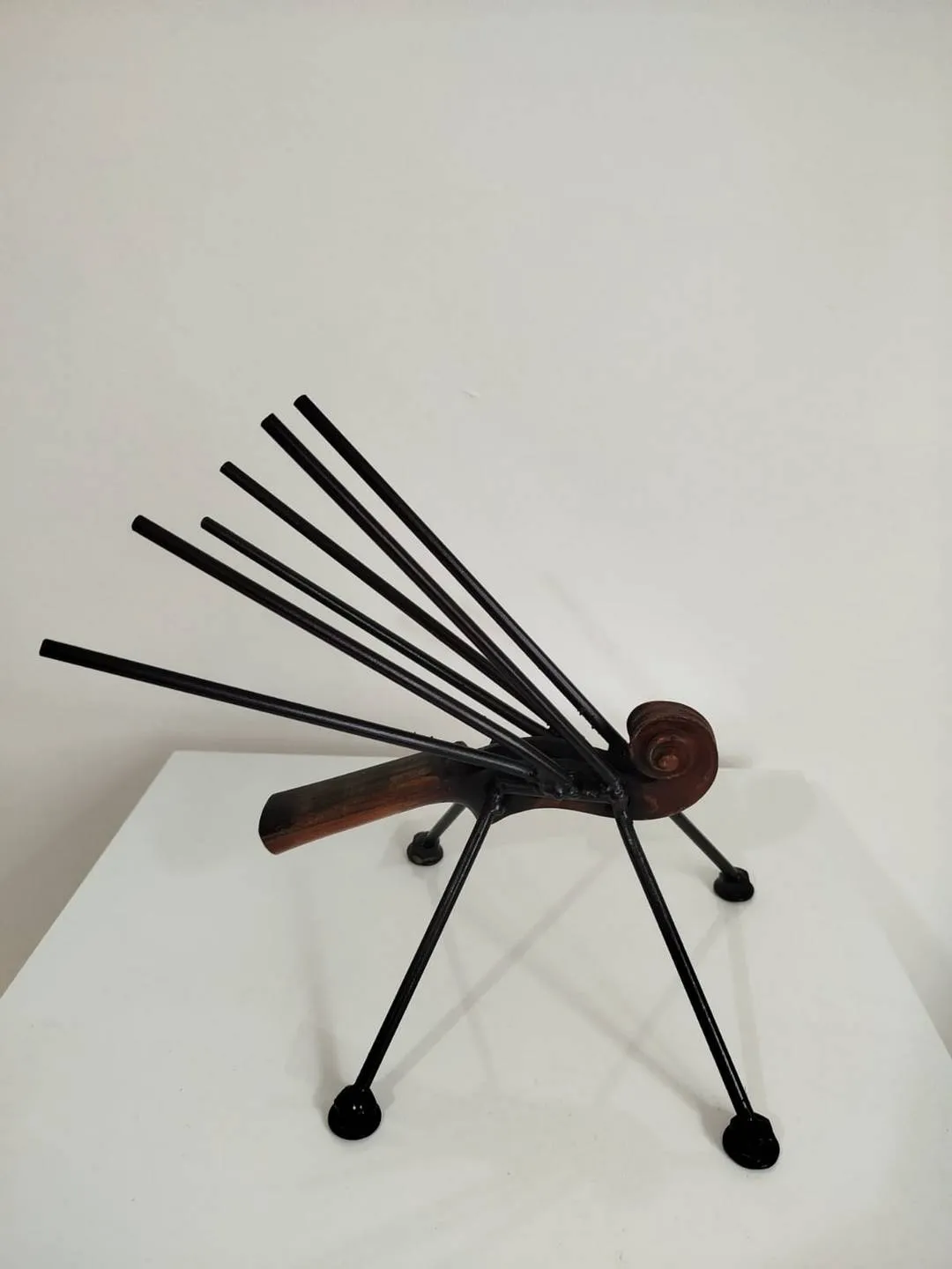 "A fantastic song" eseri DOĞAN KARAKILIÇ tarafından 2025 yılında 22x28x22 cm ölçülerinde Metal karışık teknik tekniği ile yapılmıştır.