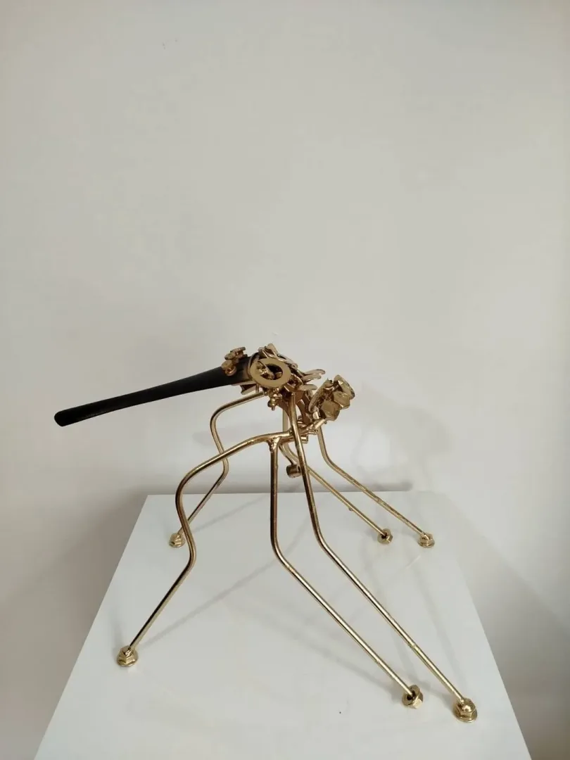 yakınlaştır "A fantastic song" eseri DOĞAN KARAKILIÇ tarafından 2025 yılında 25x30x36 cm ölçülerinde Metal karışık teknik tekniği ile yapılmıştır.