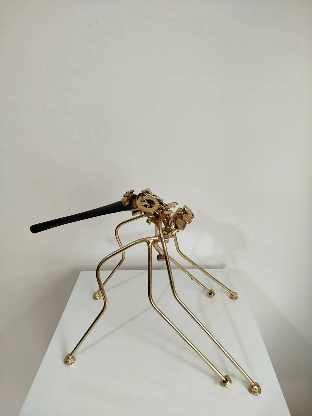 "A fantastic song" eseri DOĞAN KARAKILIÇ tarafından 2025 yılında 25x30x36 cm ölçülerinde Metal karışık teknik tekniği ile yapılmıştır.