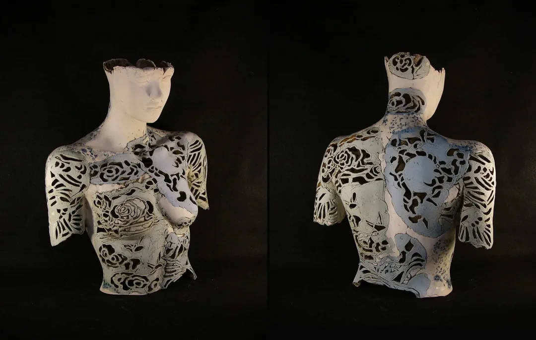 yakınlaştır "Tattoo" eseri MİNE POYRAZ tarafından 2025 yılında 51x42x16 cm ölçülerinde Seramik, Ajur Tekniği tekniği ile yapılmıştır.