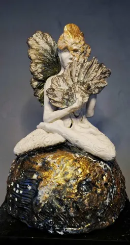 ORÇUN İLTER — “Uyanış”, 2025 "Uyanış" eseri ORÇUN İLTER tarafından 2025 yılında 38x23x23 cm ölçülerinde Serbest şekillendirme, stoneware tekniği ile yapılmıştır.