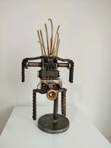 DOĞAN KARAKILIÇ — “A fantastic song”, 2025 "A fantastic song" eseri DOĞAN KARAKILIÇ tarafından 2025 yılında 25x51x20 cm ölçülerinde Metal karışık teknik tekniği ile yapılmıştır.