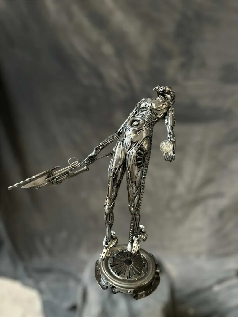 yakınlaştır "Karahindiba hasadı (detay)" eseri MUSTAFA TUĞRUL tarafından 2025 yılında 68x52x38 cm ölçülerinde Metal tekniği ile yapılmıştır.