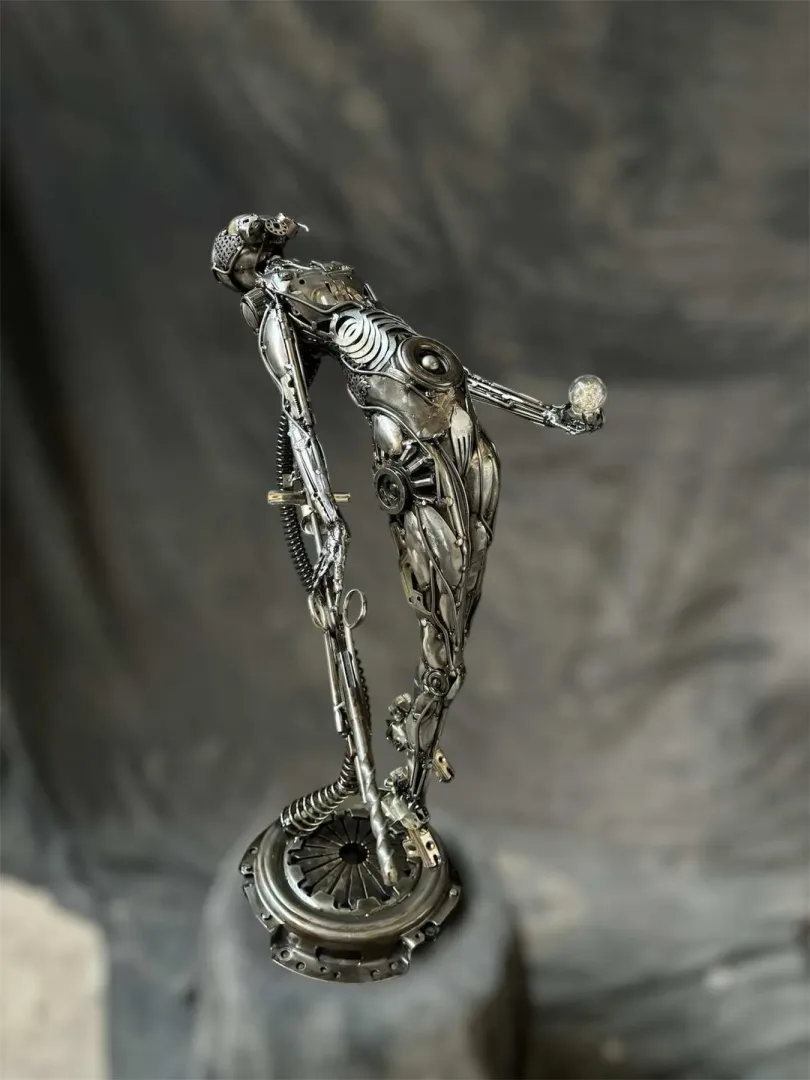 "Karahindiba hasadı" eseri MUSTAFA TUĞRUL tarafından 2025 yılında 68x52x38 cm ölçülerinde Metal tekniği ile yapılmıştır.