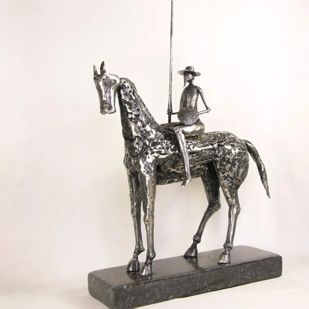 yakınlaştır "Don Kişot" eseri ÖZER AKTAŞ tarafından 2025 yılında 40x26x8 cm ölçülerinde Metal heykel tekniği ile yapılmıştır.