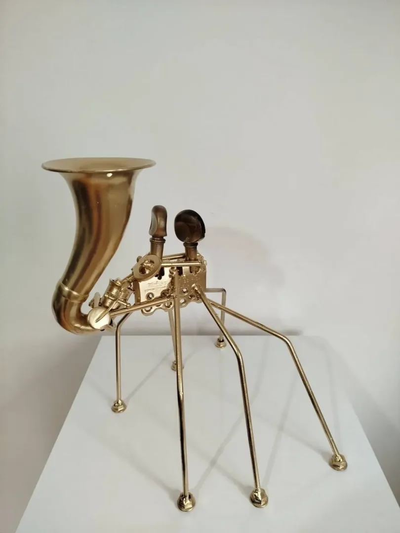 "A Fantastic Song" eseri DOĞAN KARAKILIÇ tarafından 2025 yılında 30x37x30 cm ölçülerinde Metal, karışık teknik tekniği ile yapılmıştır.