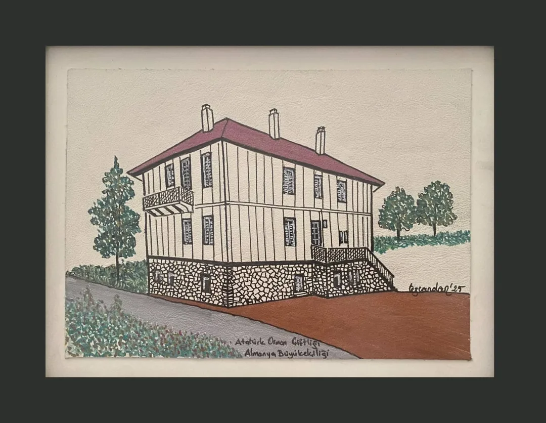 "AOÇ Eski Alman Büyükelçiliği" eseri TEZCAN KARAKUŞ CANDAN tarafından 20x28 cm ölçülerinde Deri üzeri karışık teknik tekniği ile yapılmıştır.