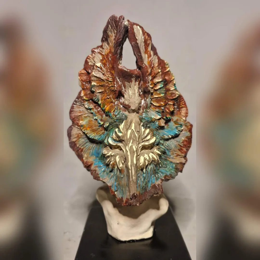 "Rüya" eseri ORÇUN İLTER tarafından 2025 yılında 15x15x34 cm ölçülerinde Stoneware, Serbest elle şekillendirme, 1200 °C tekniği ile yapılmıştır.