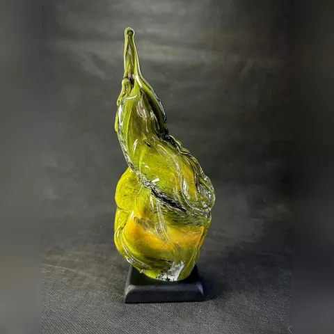 TAHA BAYDAR — “isimsiz”, 2025 "isimsiz" eseri TAHA BAYDAR tarafından 2025 yılında 30x13x12 cm ölçülerinde Sıcak Cam Şekillendirme tekniği ile yapılmıştır.