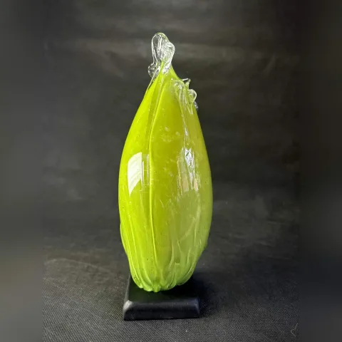 TAHA BAYDAR — “Kucaklaşma”, 2025 "Kucaklaşma" eseri TAHA BAYDAR tarafından 2025 yılında 32x12x12 cm ölçülerinde Sıcak Cam Şekillendirme tekniği ile yapılmıştır.