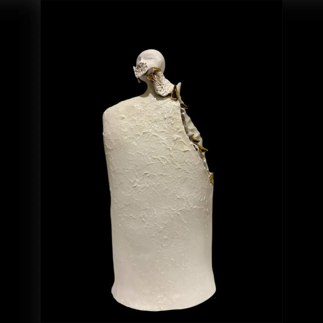 yakınlaştır "isimsiz" eseri SEDA KÜÇÜKÇAKIR tarafından 2025 yılında 25x25 cm ölçülerinde Seramik tekniği ile yapılmıştır.