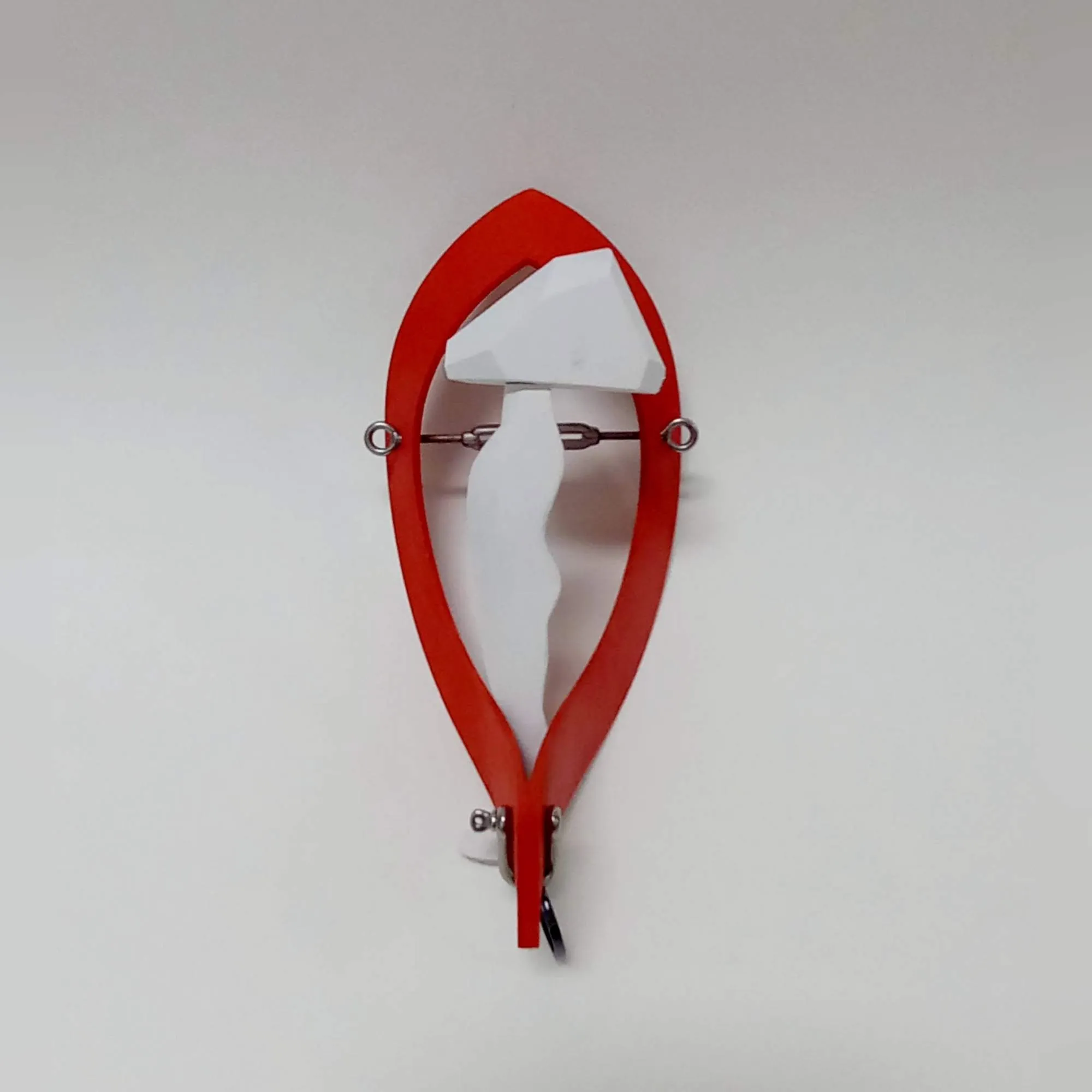 "isimsiz" eseri FERİT YAZICI tarafından 2025 yılında 25x13x15 cm ölçülerinde Ahşap, metal, boya tekniği ile yapılmıştır.