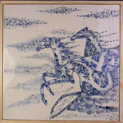 SUNA AKTAŞ — “Atlar”, 2025 "Atlar" eseri SUNA AKTAŞ tarafından 2025 yılında 25x25 cm ölçülerinde Çini tekniği ile yapılmıştır.