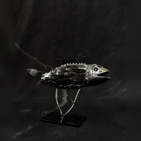 MÜCAHİT DİYAR ARIZ — “Dikenruh”, 2025 "Dikenruh" eseri MÜCAHİT DİYAR ARIZ tarafından 2025 yılında 27x20x10 cm ölçülerinde Metal heykel tekniği ile yapılmıştır.