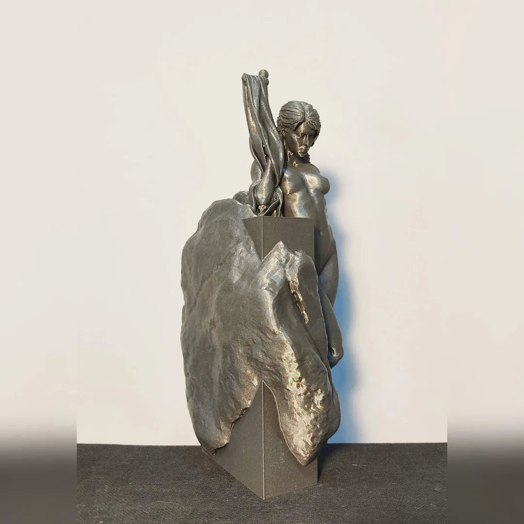 "Kadınlar / Women Series" eseri MURAT PAKTUR tarafından 2025 yılında 8,5x12,22 cm ölçülerinde 3D Modelleme & Baskı tekniği ile yapılmıştır.