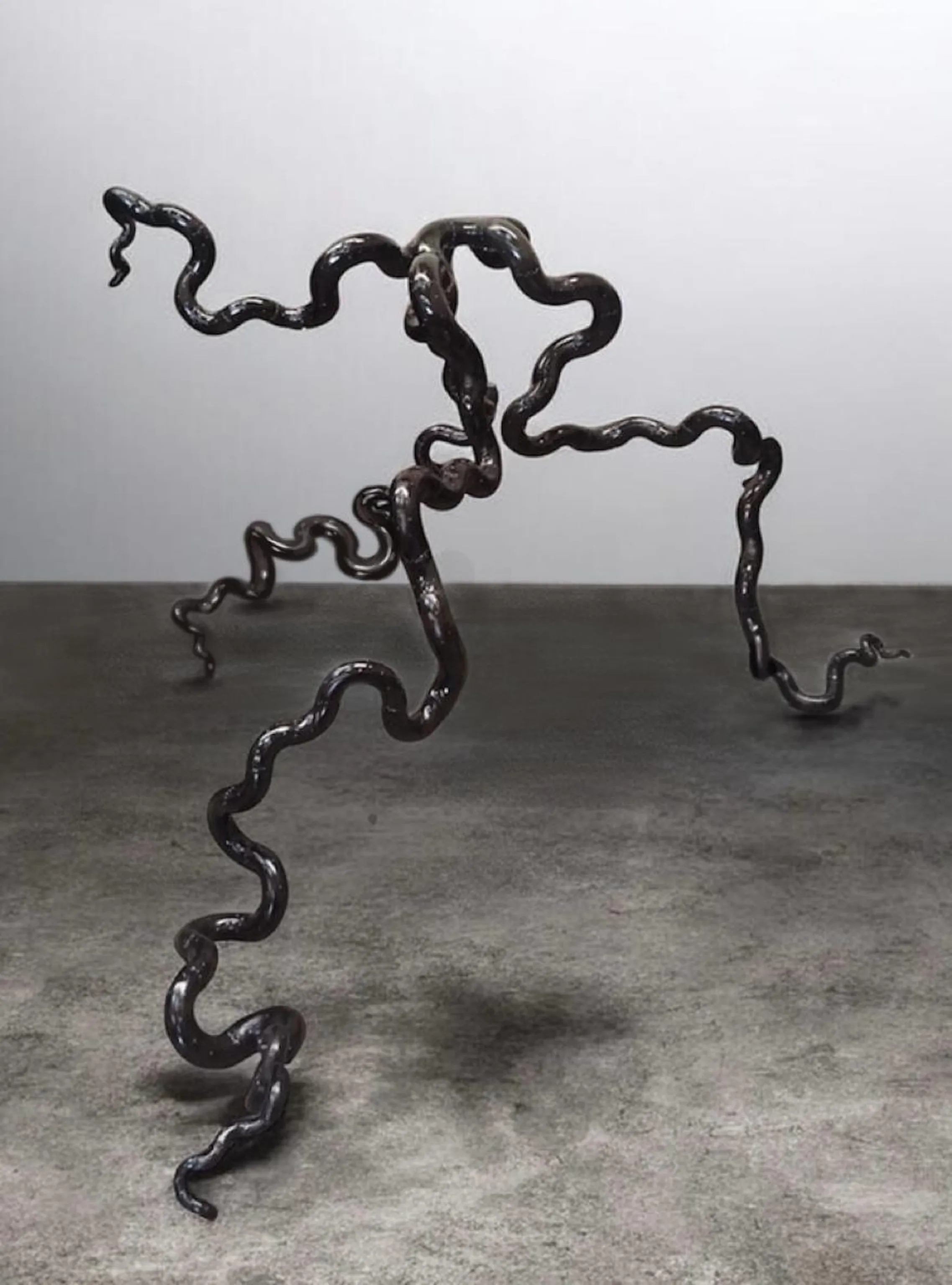 "İsimsiz" eseri DOĞAN KARAKILIÇ tarafından 2026 yılında 360x170x310 cm ölçülerinde Metal, karışık teknik tekniği ile yapılmıştır.