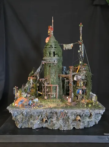 "Galata" eseri MELİH ŞENTÜRK tarafından 2025 yılında 46x104x37 cm ölçülerinde Atık malzeme, akrilik boya tekniği ile yapılmıştır.