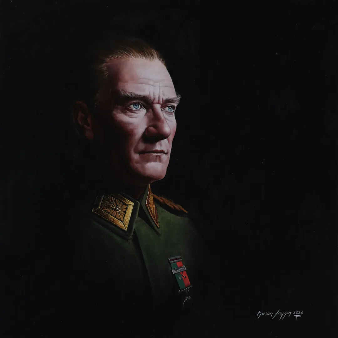 yakınlaştır "Atatürk" eseri HASAN SAYGIN tarafından 2026 yılında 50x50 cm ölçülerinde Tuval üzeri yağlı boya tekniği ile yapılmıştır.