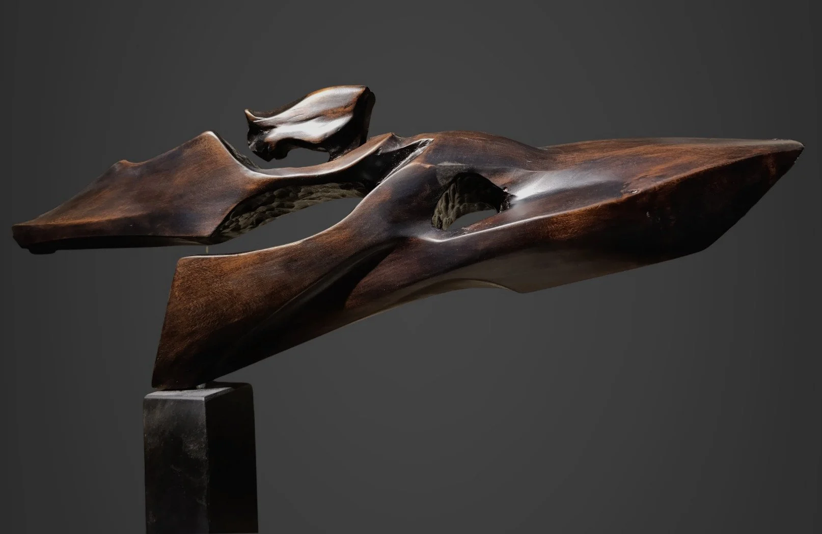 "Kaç" eseri FURKAN ÖZMEN tarafından 2026 yılında 23x64 cm ölçülerinde Ahşap Yontu tekniği ile yapılmıştır.