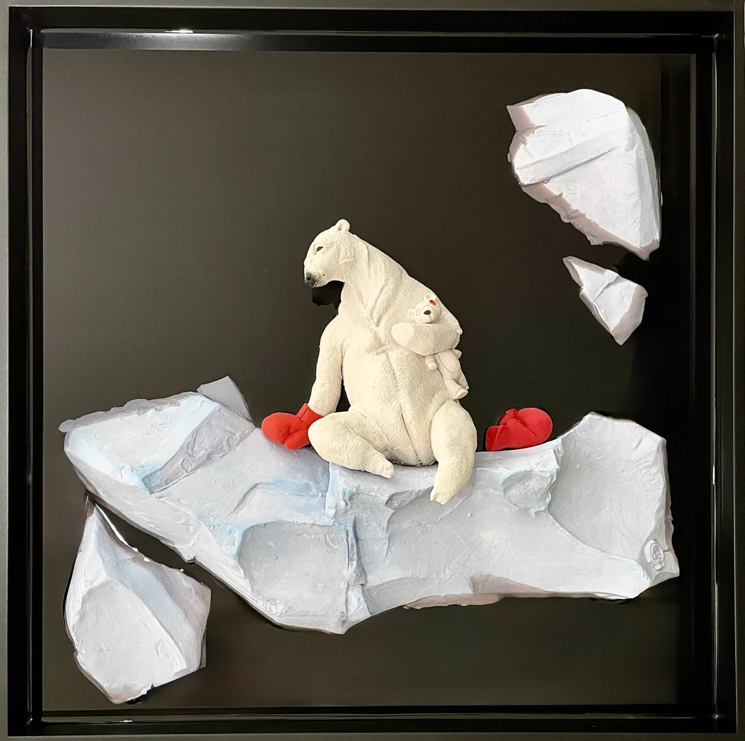 yakınlaştır "Southpaw-II" eseri BUĞRA ÖZER tarafından 2026 yılında 57x57 cm ölçülerinde Stoneware seramik çamuru - Serbest elle şekillendirme - 1125°C tekniği ile yapılmıştır.