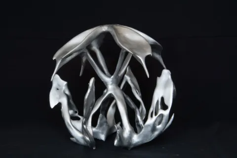 BAHADIR YAVUZ AYDIN — “The cage ii”, 2024 "The cage ii" eseri BAHADIR YAVUZ AYDIN tarafından 2024 yılında 30x30x30 cm ölçülerinde 3d sla baskı tekniği ile yapılmıştır.