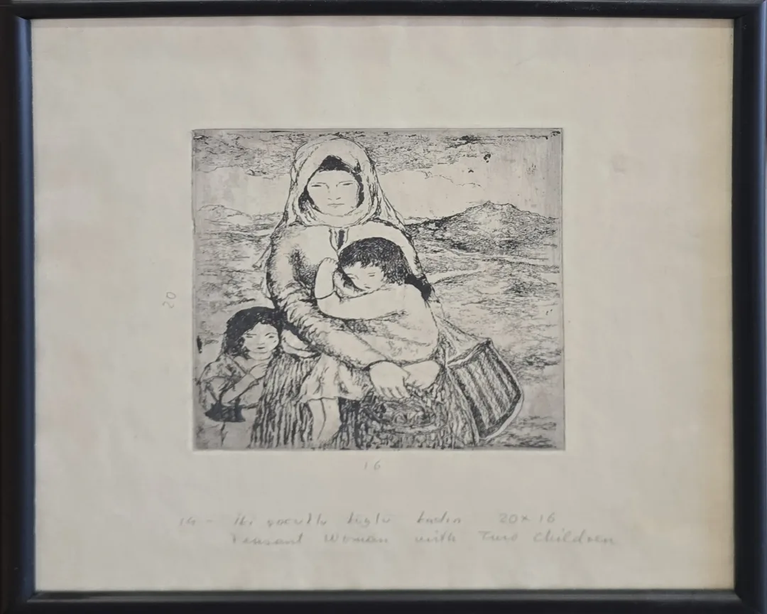 yakınlaştır "İki Çocuklu Köylü Kadın" eseri TURGUT ZAİM tarafından 16x20 cm ölçülerinde Gravür tekniği ile yapılmıştır.