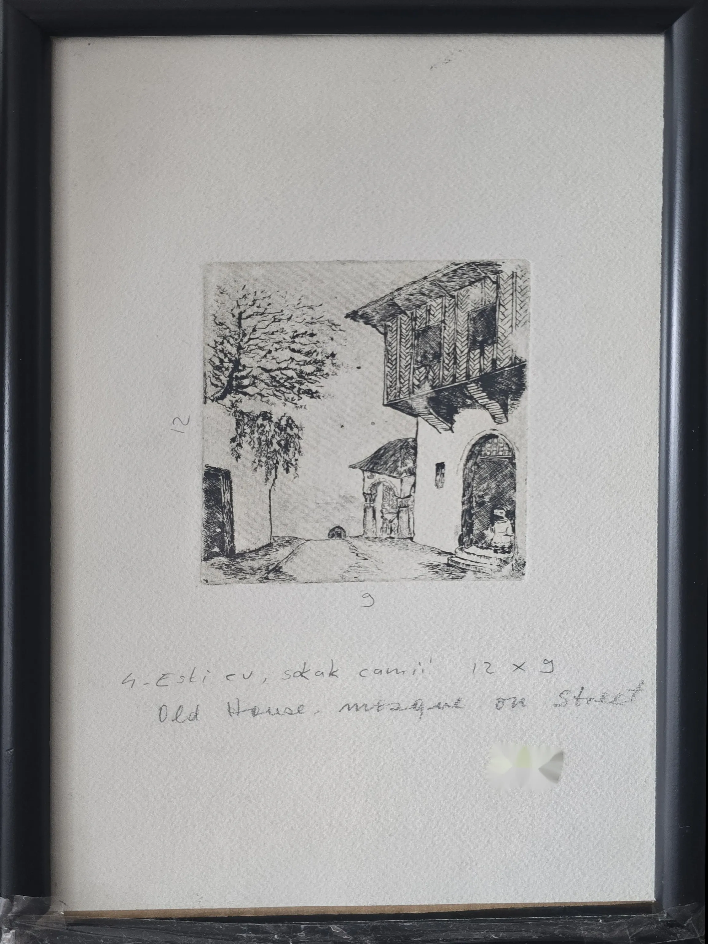 "Eski Ev - Sokak Camii" eseri TURGUT ZAİM tarafından 12x9 cm ölçülerinde Gravür tekniği ile yapılmıştır.