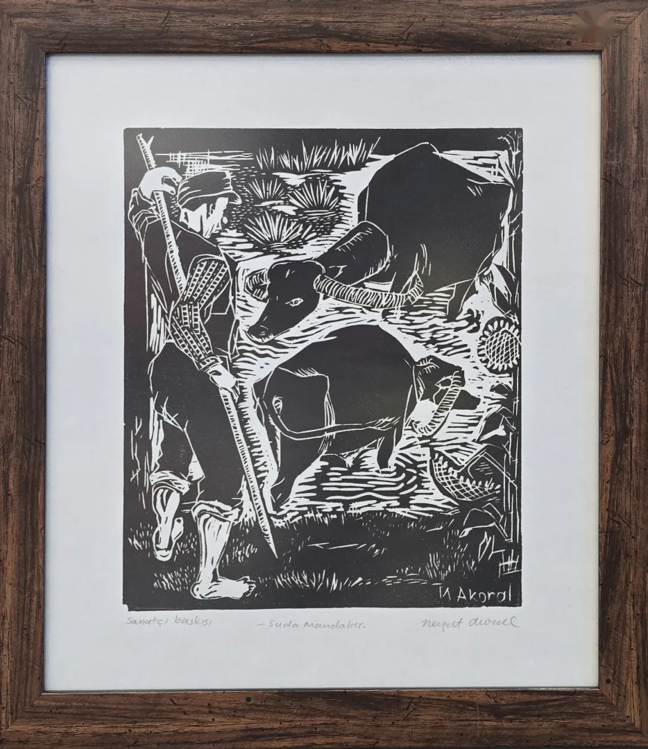 yakınlaştır "Suda Mandalar" eseri NEVZAT AKORAL tarafından 37x32 cm ölçülerinde Gravür (sanatçı baskısı) tekniği ile yapılmıştır.