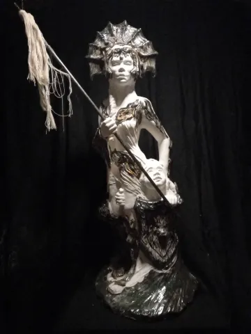 ORÇUN İLTER — “Anne”, 2023 "Anne" eseri ORÇUN İLTER tarafından 2023 yılında 96x41x41 cm ölçülerinde Seramik tekniği ile yapılmıştır.