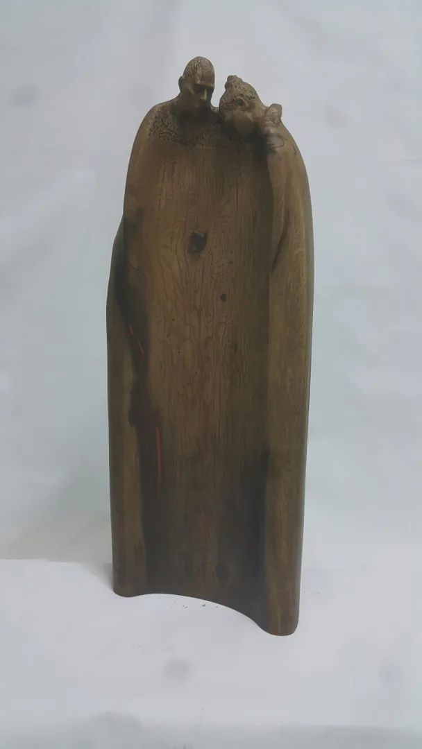 "Persona Kovanı - I" eseri HAKAN ERASLAN tarafından 2023 yılında 90x36x12 cm ölçülerinde Meşe Ağacı tekniği ile yapılmıştır.