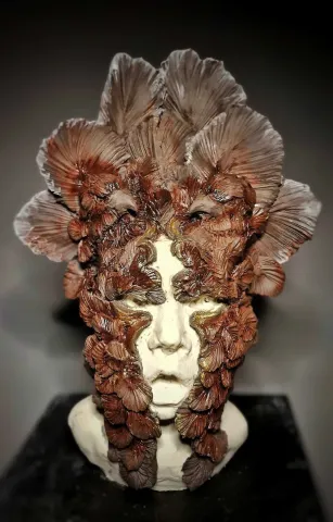 ORÇUN İLTER — “Güç”, 2025 "Güç" eseri ORÇUN İLTER tarafından 2025 yılında 40x23x12 cm ölçülerinde Serbest şekillendirme, stoneware tekniği ile yapılmıştır.